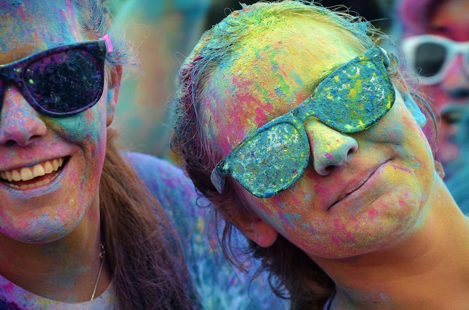 Welche farbe passt zu mir? brille & schmuck magazin Welche farbe passt zu welcher