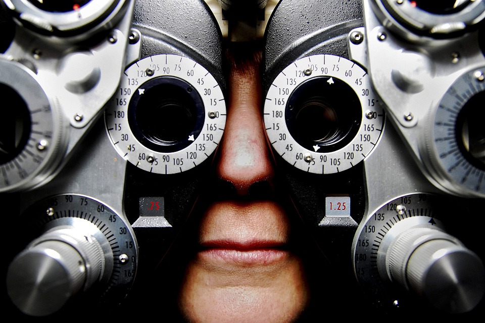 Kontaktlinsen Optik Weißmann Oberaudorf Brillenlos keine Brille Kontaktlinse Sehhilfe Linse Brillenfrei Messung