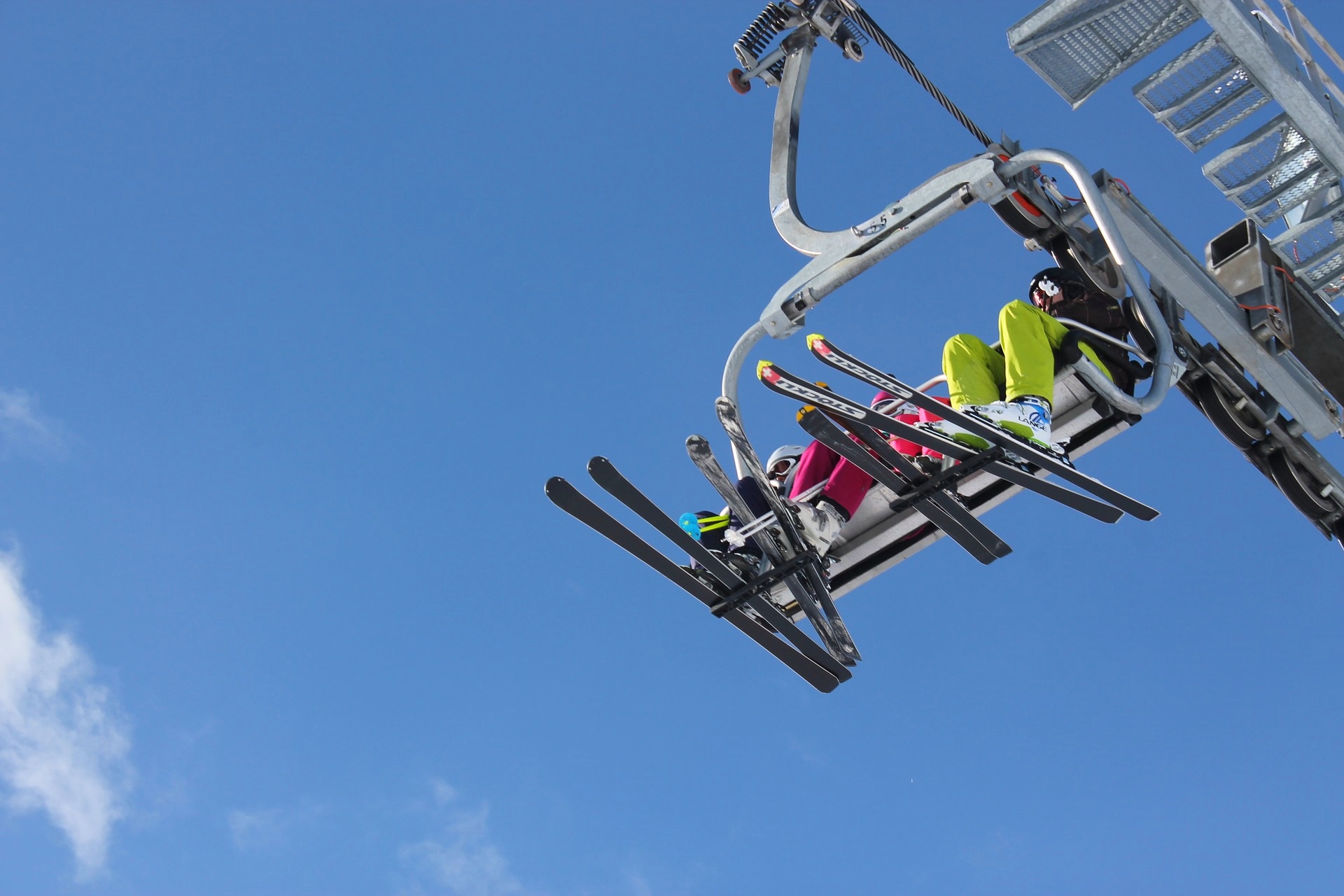 skibrille-durchblick-piste-skifahren-uv-schutz-beschlagen-optik-weissmann-oberaudorf-schibrillen-belueftungsloecher-sicht-luftzirkulationssystem-brillentraeger-gesichtsmaske